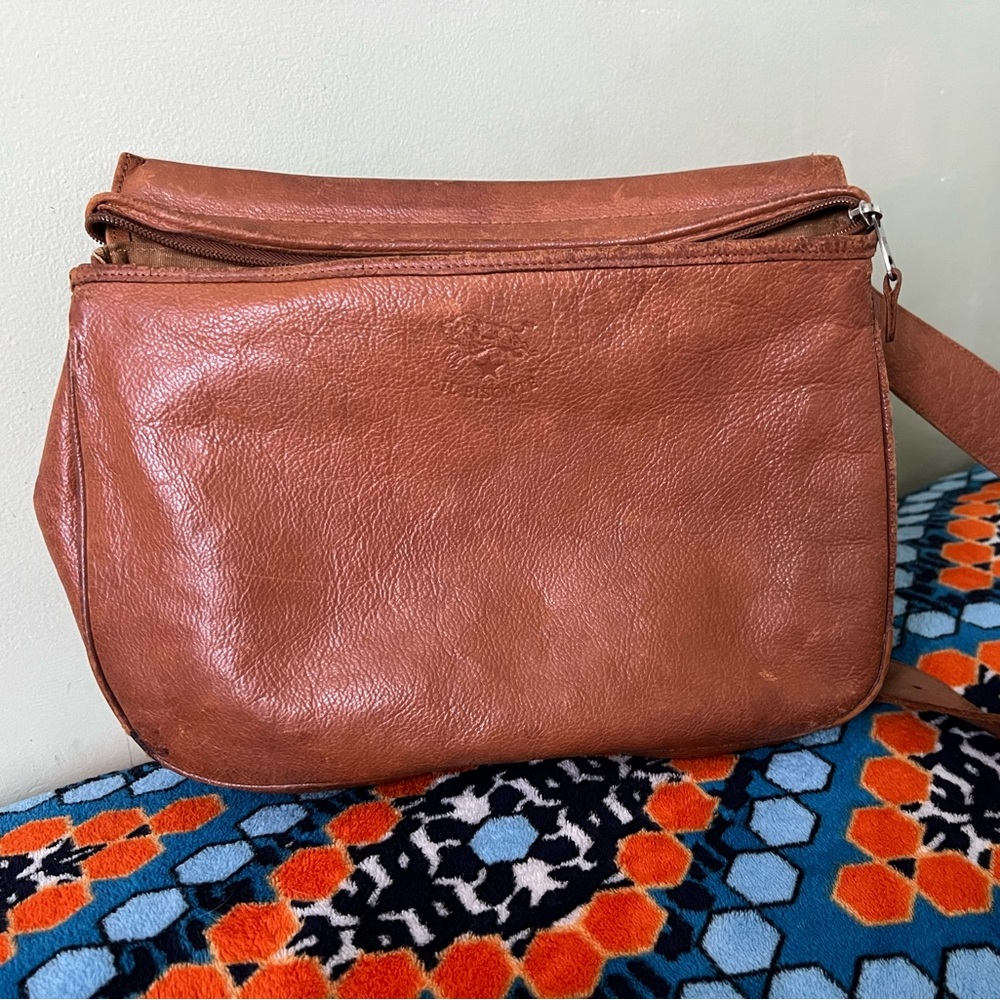 Il Bisonte Camel Leather Large Crossbody Pocketbook